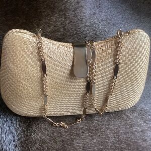 Vintage Beautiful Wicker Raffia Weave Gold Chain Top Latch Handbag Clutch